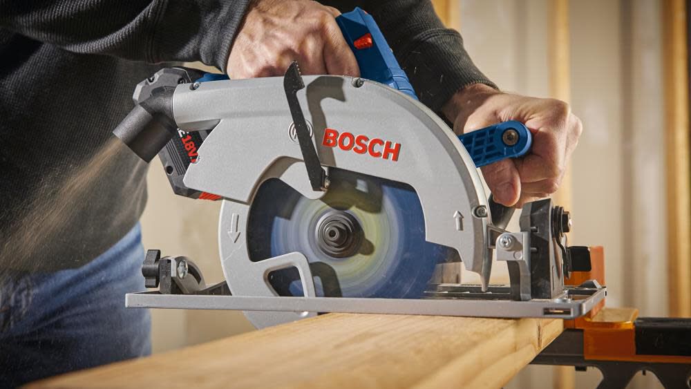 Bosch PROFACTOR 18V Strong Arm 7-1/4 In. Circular Saw Kit
