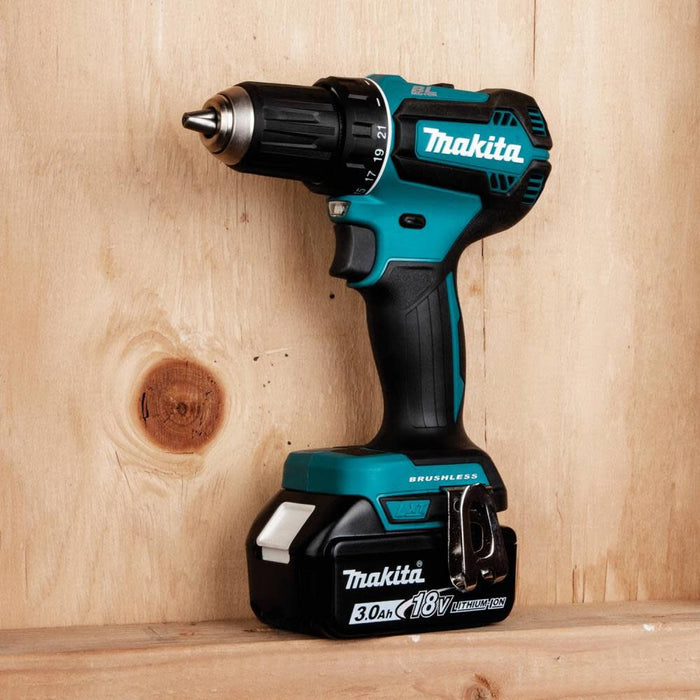 Makita 18V LXT (XFD131X2) Lithium-Ion Brushless Cordless 1/2 Inch Driver-Drill 3 Ah Kit with L.E.D Flashlight and 2 Batteries