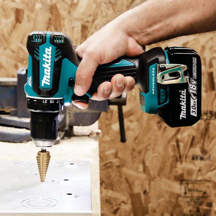 Makita 18V LXT (XFD131X2) Lithium-Ion Brushless Cordless 1/2 Inch Driver-Drill 3 Ah Kit with L.E.D Flashlight and 2 Batteries