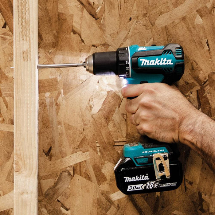 Makita 18V LXT (XFD131X2) Lithium-Ion Brushless Cordless 1/2 Inch Driver-Drill 3 Ah Kit with L.E.D Flashlight and 2 Batteries