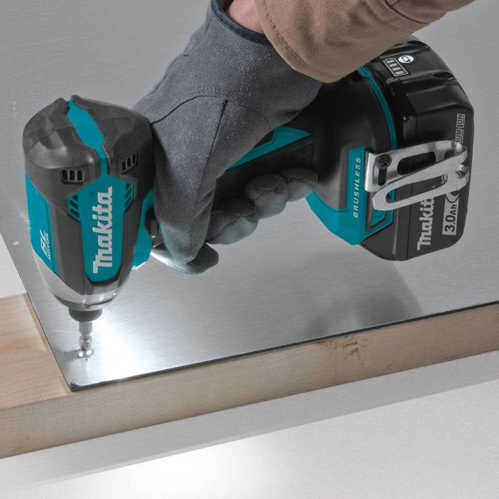 Makita 18V LXT (XDT131X2) Lithium-Ion Brushless Cordless Impact Driver 3 Ah Kit with L.E.D Flashlight and 2 Batteries