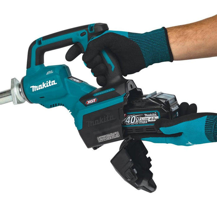 Makita 40V Max XGT Brushless Cordless 5‑1/2' Concrete Vibrator Kit (4.0 Ah)