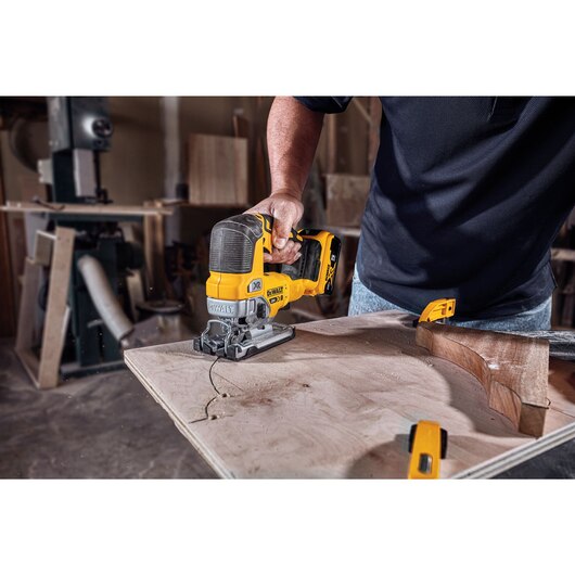 DeWALT (DCS334B) 20V MAX Brushless Jig Saw