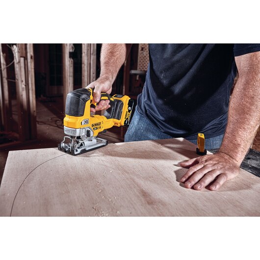 DeWALT (DCS334B) 20V MAX Brushless Jig Saw